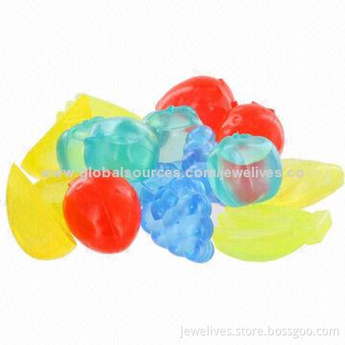 BPA-free reusable plastic ice cubes, won't dilute drinks